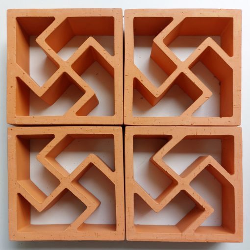 Gạch bông gió đỏ đất nung Chữ Vạn