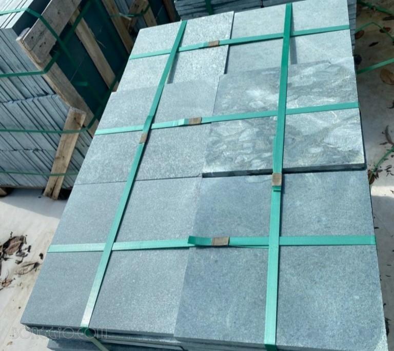 Đá xanh rêu thanh hóa mài hone 30×30 lát sân trang trí CTS-DLS-142 3 Đá xanh rêu thanh hóa mài hone 30×30 lát sân trang trí CTS-DLS-142
