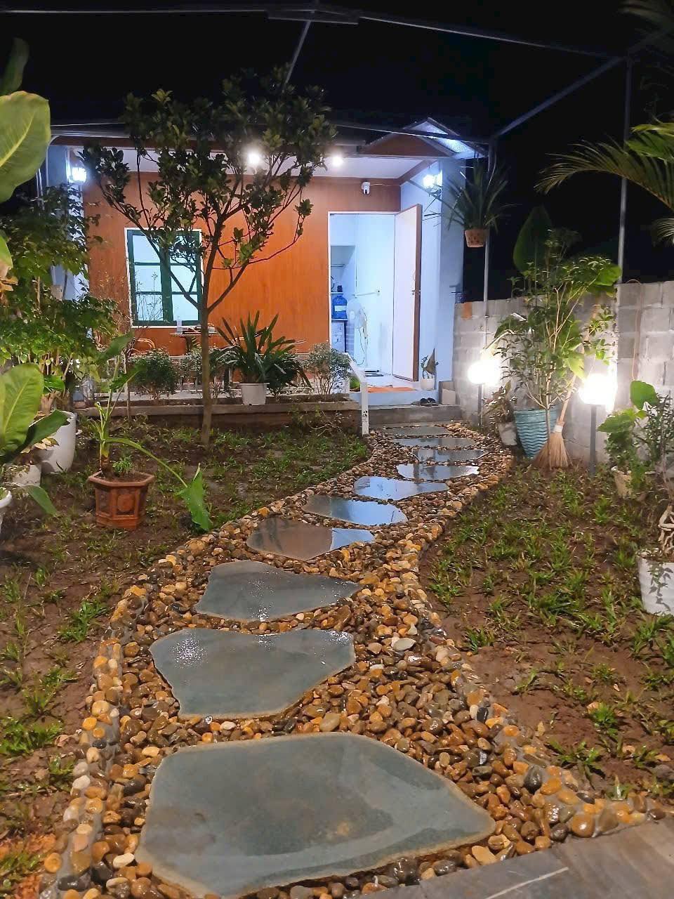 Lối đi sỏi tự nhiên Lối đi sỏi tự nhiên