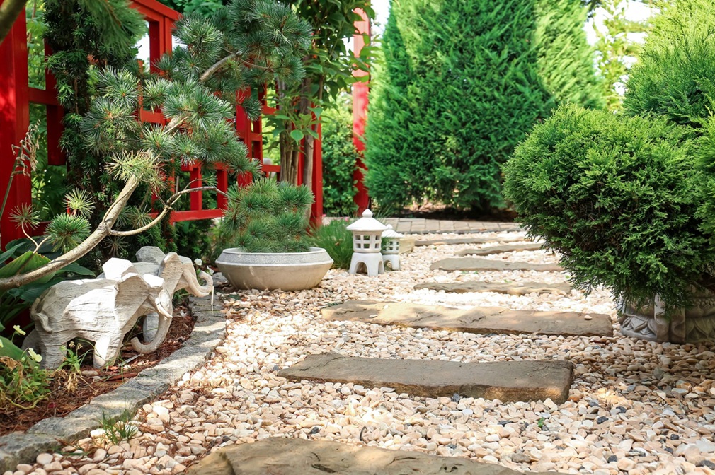 Mẫu Sân Vườn Rải Sỏi Tự Nhiên Đẹp, Giải Quyết Triệt Để Bài Toán Thoát Nước 61 mau san vuon rai soi tu nhien dep 11
